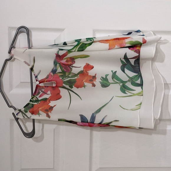 BISOU BISOU Sheer Floral Swing Tank Top - Picture 2 of 8